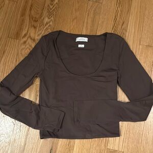 Aritzia contour scoop neck